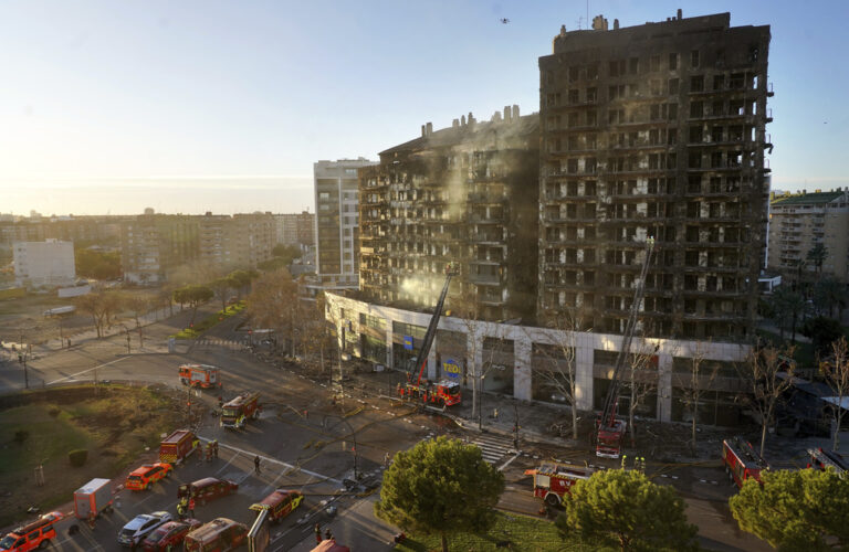 Aptopix Spain Building Fire