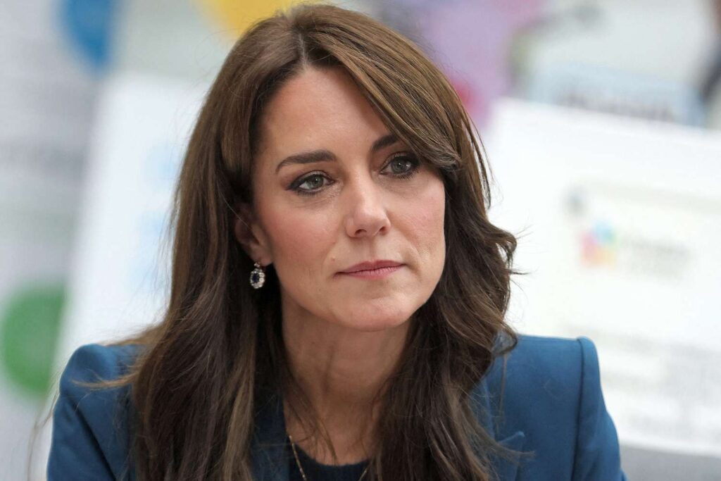 Kate Middleton Nerve Wrecking Hospital Trips 120623 E890e320254b4633bf056a4083ea462a