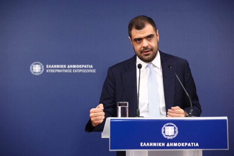 [368441] ΕΝΗΜΕΡΩΣΗ ΤΩΝ ΠoΛΙΤΙΚΩΝ ΣΥΝΤΑΚΤΩΝ ΑΠΟ ΤΟΝ ΚΥΒΕΡΝΗΤΙΚΟ ΕΚΠΡΟΣΩΠΟ ΠΑΥΛΟ ΜΑΡiΝΑΚΗ (ΓΙΑΝΝΗΣ ΠΑΝΑΓΟΠΟΥΛΟΣ/eurokinissi)