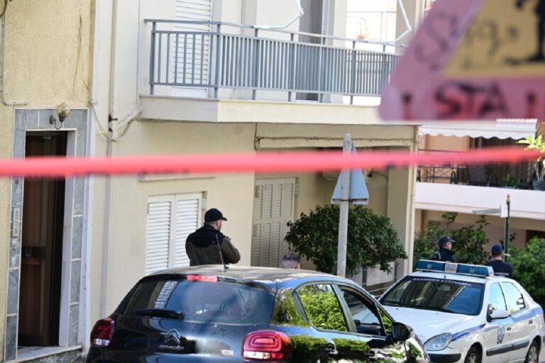 [368713] ΜΗΤΕΡΑ ΚΑΙ ΓΙΟΣ ΒΡΕΘΗΚΑΝ ΝΕΚΡΟΙ ΣΕ ΔΙΑΜΕΡΙΣΜΑ ΣΤΗΝ ΗΛΙΟΥΠΟΛΗ (ΤΑΤΙΑΝΑ ΜΠΟΛΑΡΗ/eurokinissi)