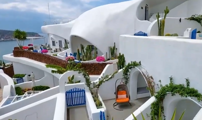 Santorini China 768x459